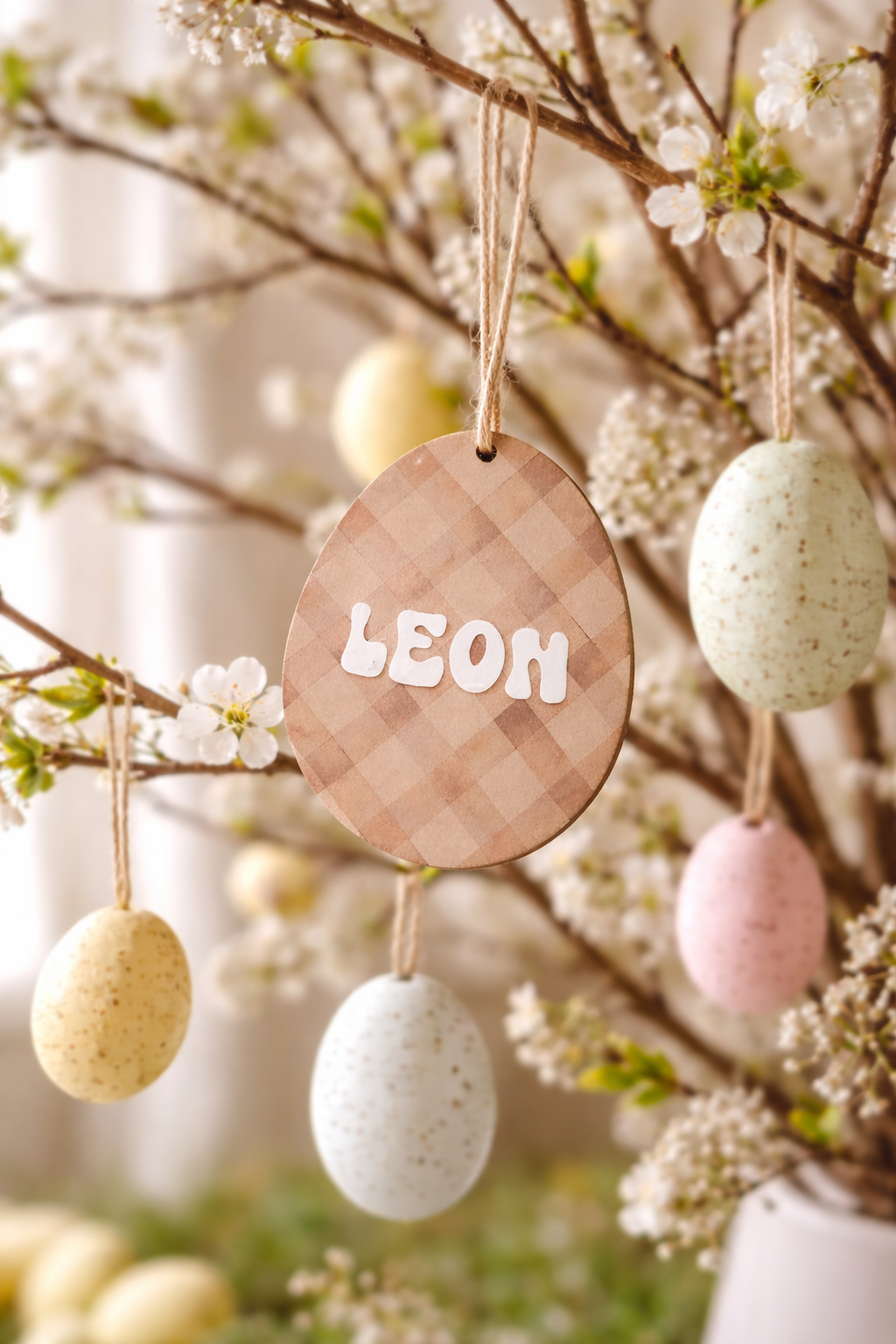 Personalisierter Oster-Anhänger „Osterei“ aus Holz